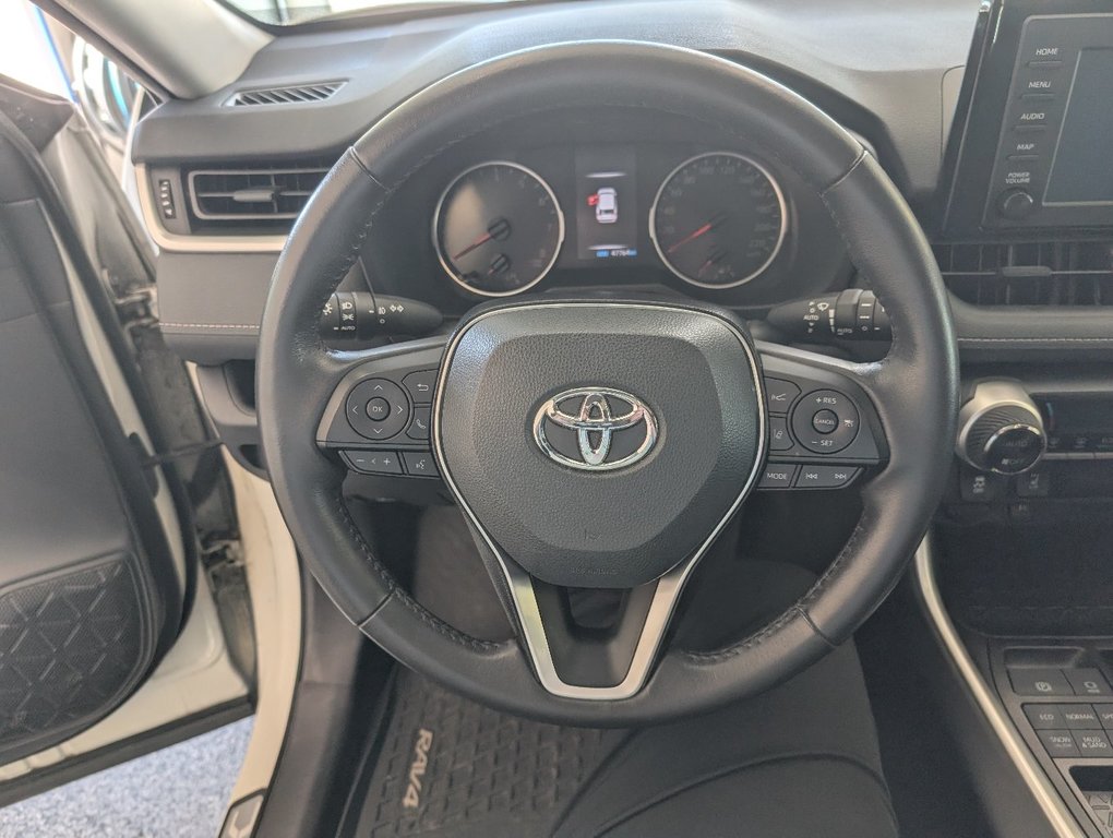 Toyota RAV4 XLE AWD, TOIT, MAGS, 2021 à Magog, Québec - 14 - w1024h768px