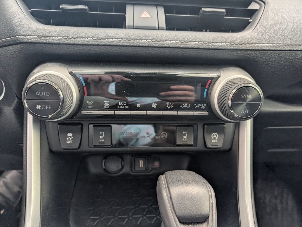 Toyota RAV4 XLE AWD, TOIT, MAGS, 2021 à Magog, Québec - 17 - w1024h768px
