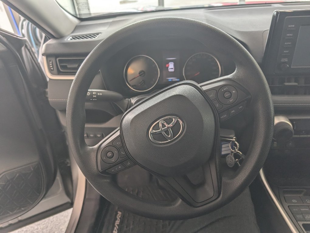 Toyota RAV4 LE AWD 2021 à Magog, Québec - 15 - w1024h768px