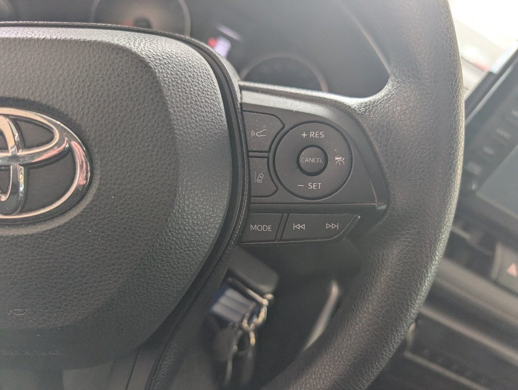 Toyota RAV4 LE AWD 2021 à Magog, Québec - 19 - w1024h768px