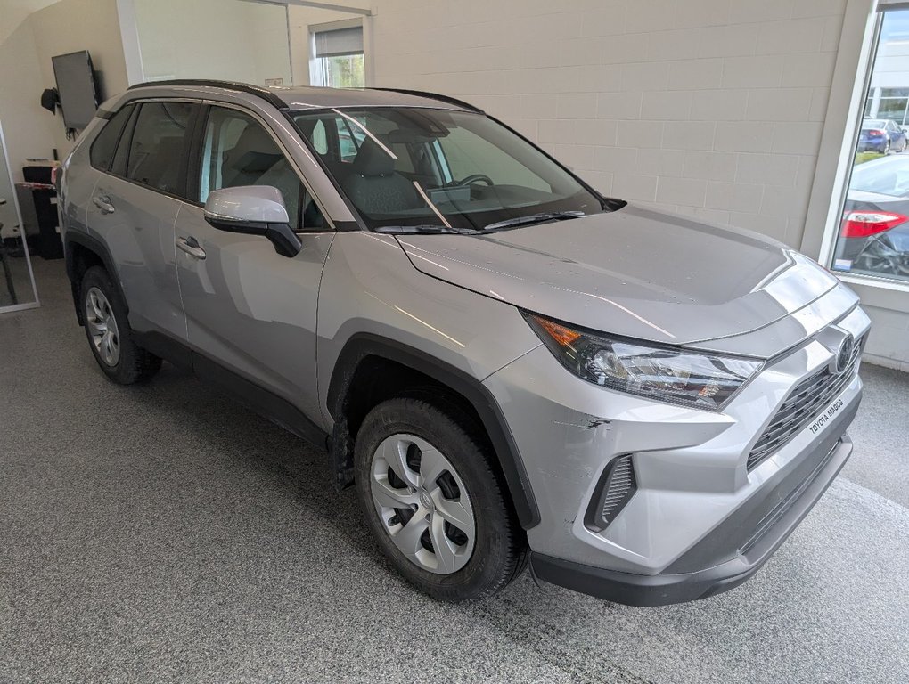 Toyota RAV4 LE AWD 2021 à Magog, Québec - 1 - w1024h768px