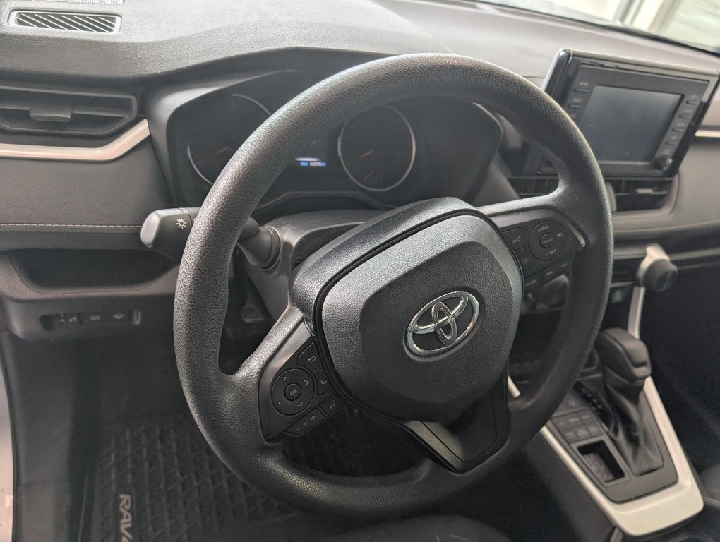 Toyota RAV4 LE AWD 2021 à Magog, Québec - 13 - w1024h768px