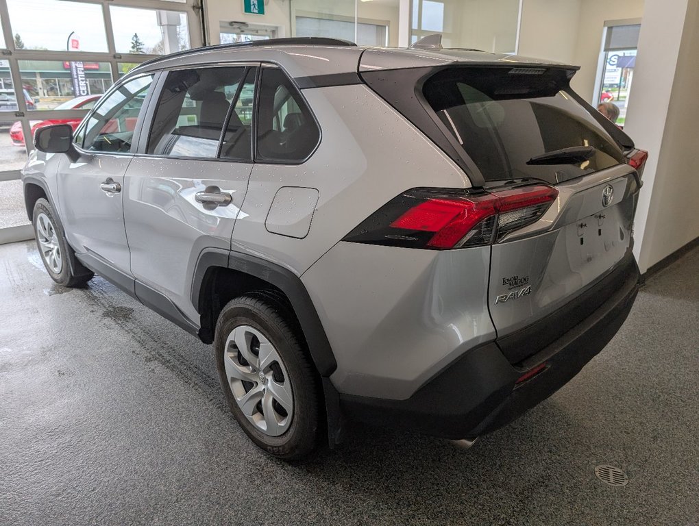 Toyota RAV4 LE AWD 2021 à Magog, Québec - 5 - w1024h768px