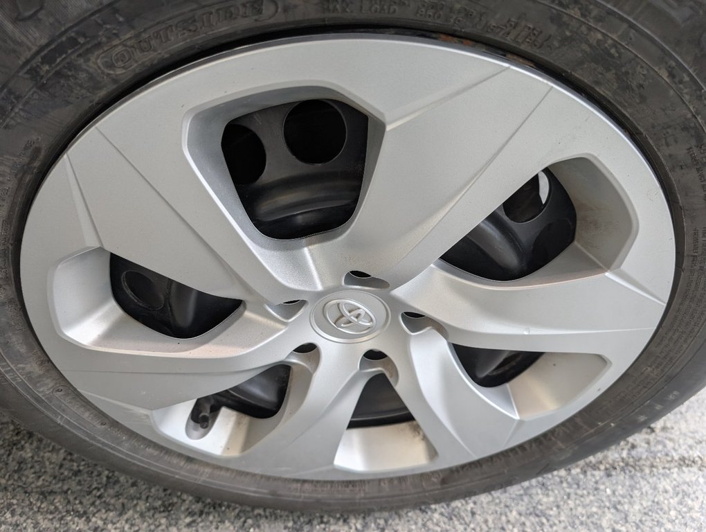 Toyota RAV4 LE AWD 2021 à Magog, Québec - 23 - w1024h768px