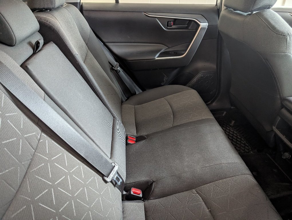 Toyota RAV4 LE AWD 2021 à Magog, Québec - 8 - w1024h768px