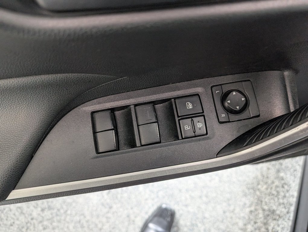 Toyota RAV4 LE AWD 2021 à Magog, Québec - 14 - w1024h768px