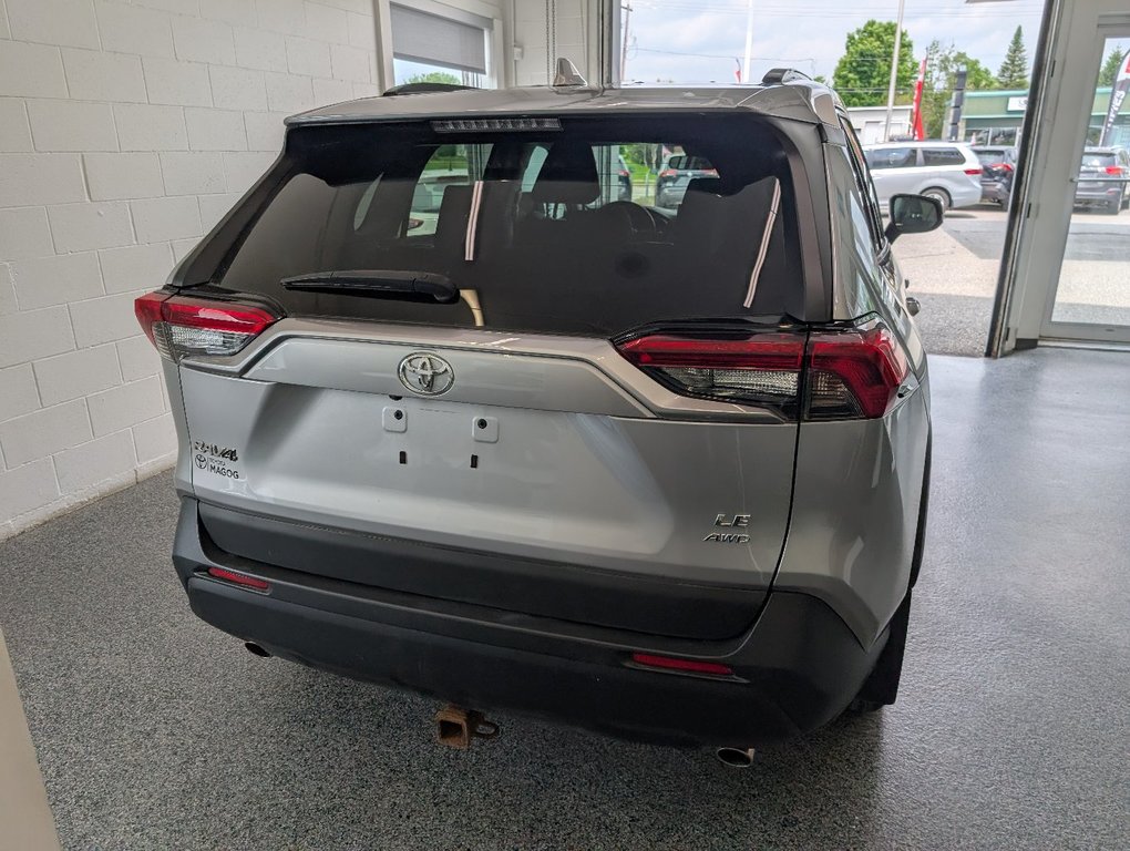 Toyota RAV4 LE AWD 2021 à Magog, Québec - 4 - w1024h768px