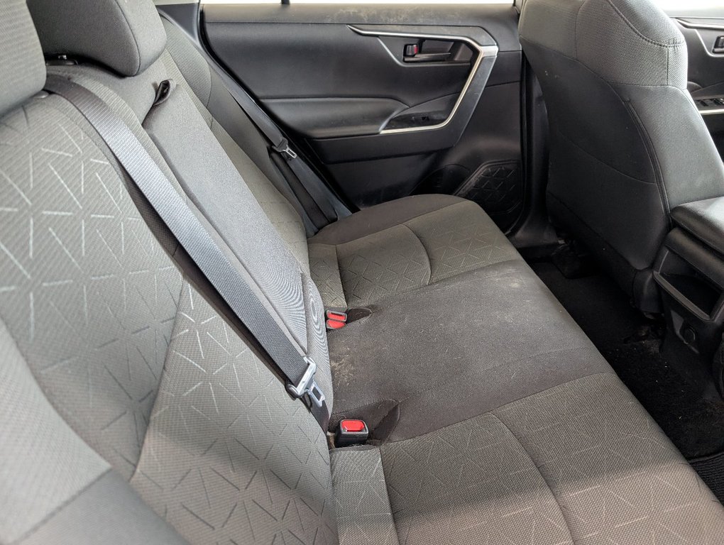 Toyota RAV4 LE AWD 2021 à Magog, Québec - 8 - w1024h768px