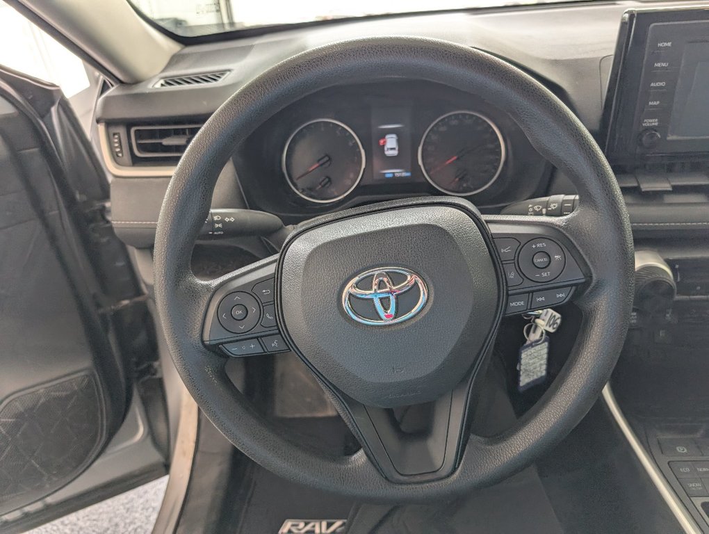 Toyota RAV4 LE AWD 2021 à Magog, Québec - 15 - w1024h768px