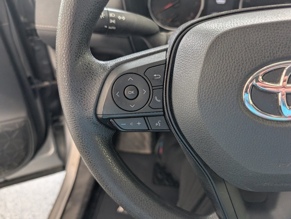 Toyota RAV4 LE AWD 2021 à Magog, Québec - 18 - w1024h768px