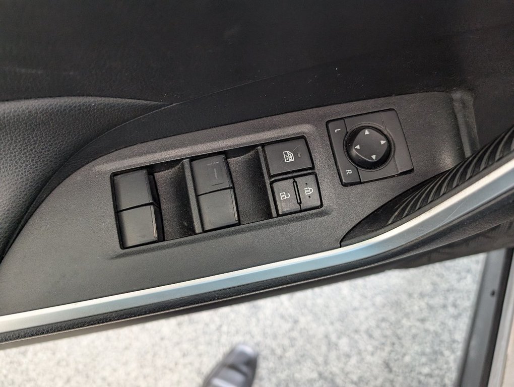 Toyota RAV4 LE AWD 2021 à Magog, Québec - 14 - w1024h768px