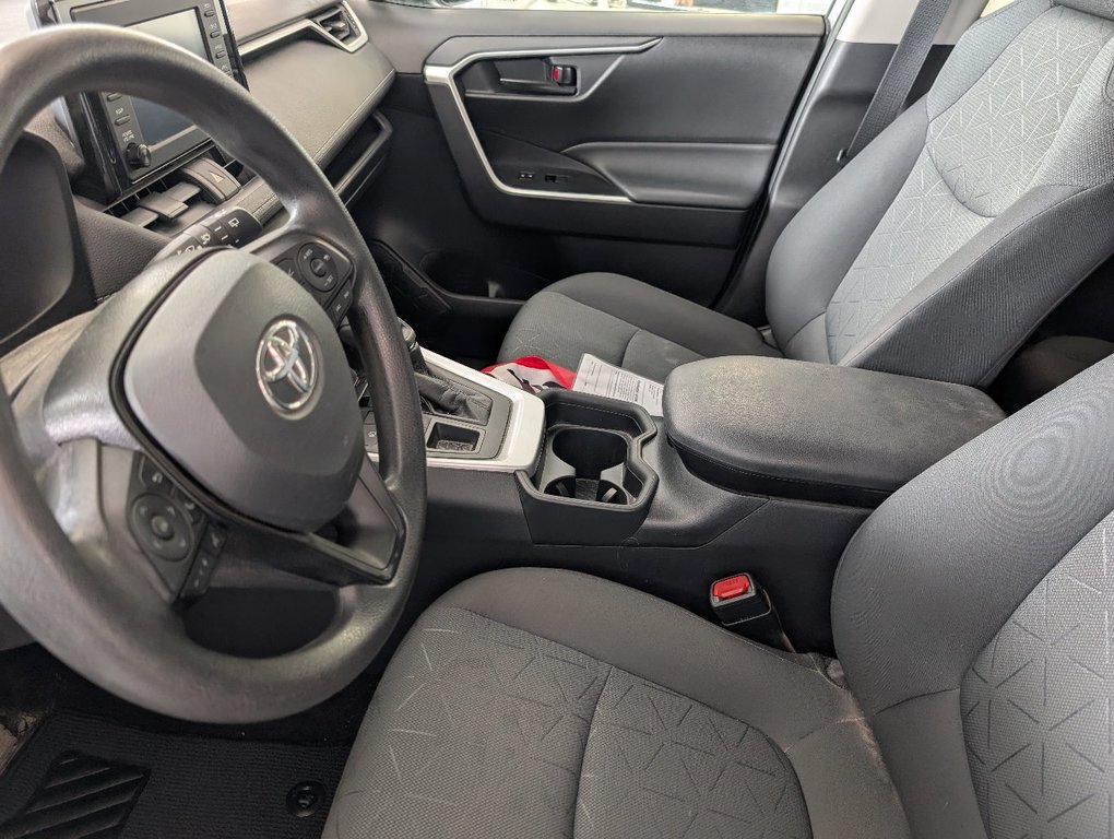 Toyota RAV4 LE AWD 2021 à Magog, Québec - 12 - w1024h768px
