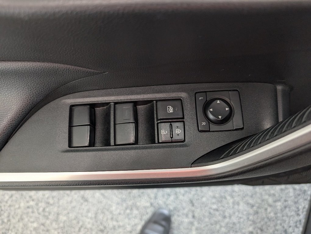 2021 Toyota RAV4 XLE AWD, in Magog, Quebec - 15 - w1024h768px