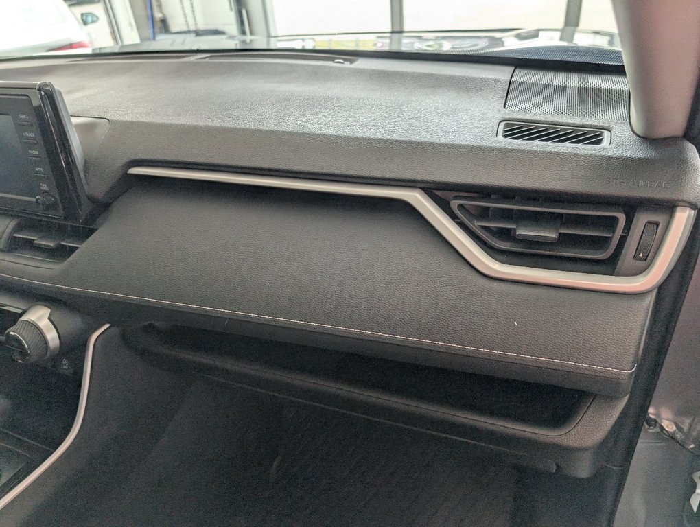 2021 Toyota RAV4 XLE AWD, in Magog, Quebec - 10 - w1024h768px