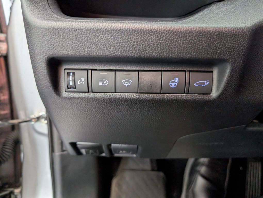 2021 Toyota RAV4 XLE AWD, in Magog, Quebec - 23 - w1024h768px