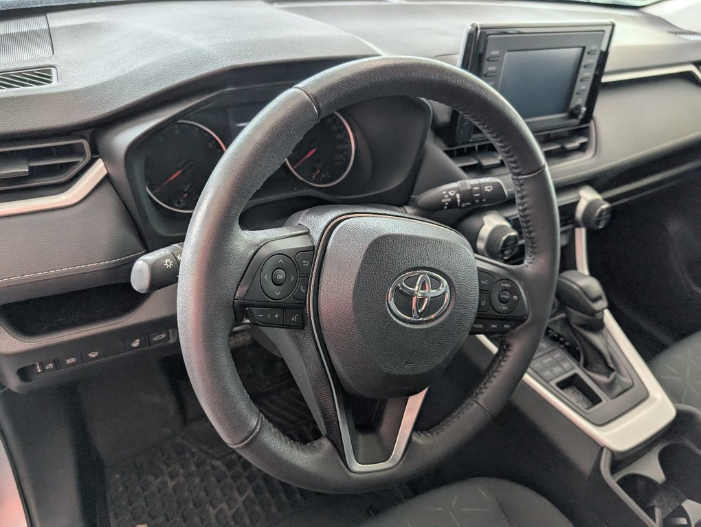 2021 Toyota RAV4 XLE AWD, in Magog, Quebec - 13 - w1024h768px