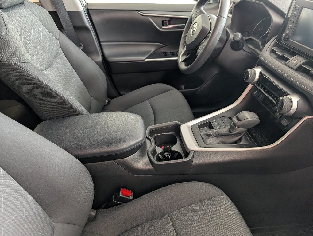 2021 Toyota RAV4 XLE AWD, in Magog, Quebec - 9 - w1024h768px