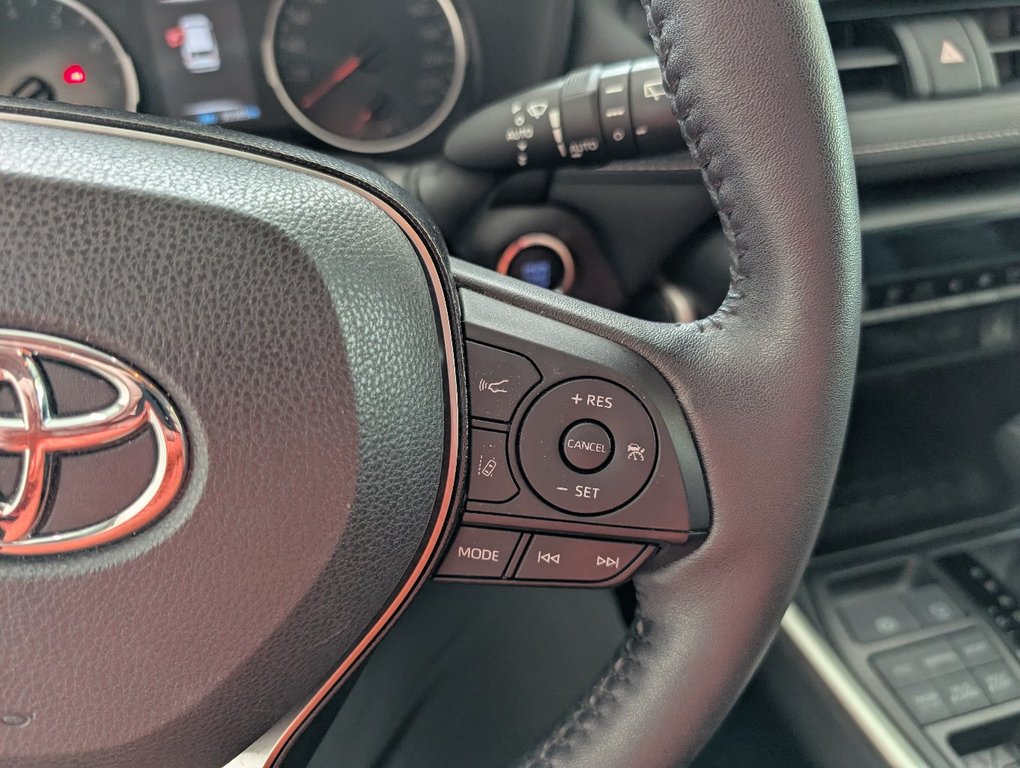 2021 Toyota RAV4 XLE AWD, in Magog, Quebec - 20 - w1024h768px