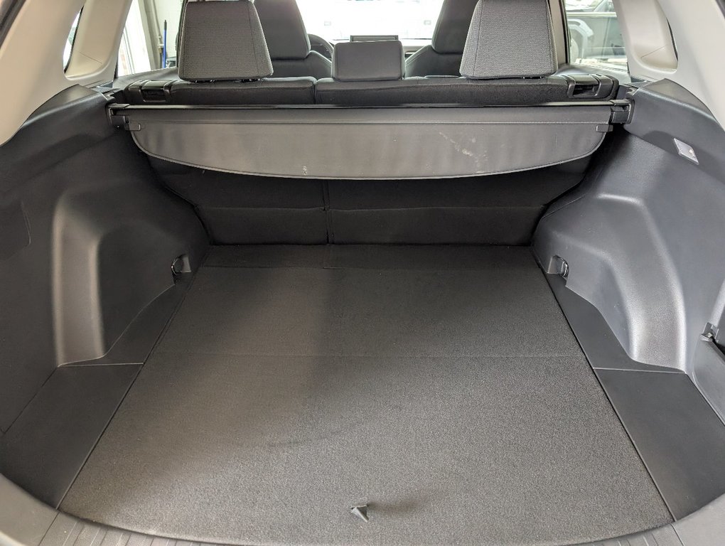 2021 Toyota RAV4 XLE AWD, in Magog, Quebec - 7 - w1024h768px