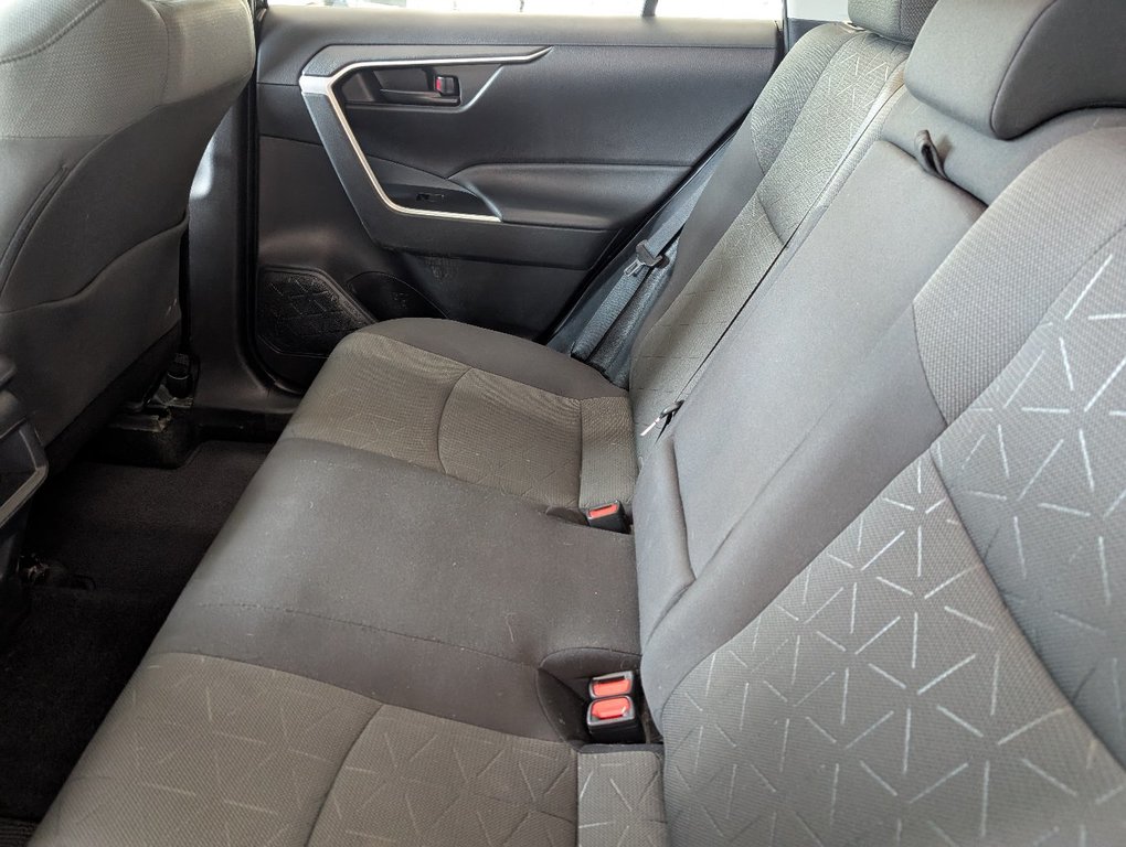 Toyota RAV4 LE, A/C, 2021 à Magog, Québec - 11 - w1024h768px