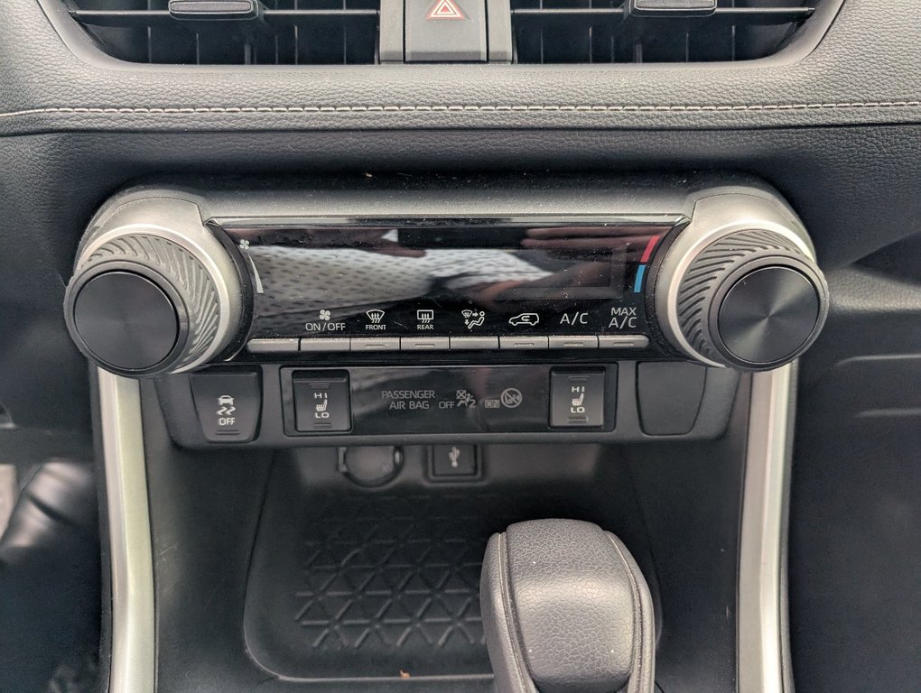 Toyota RAV4 LE, A/C, 2021 à Magog, Québec - 17 - w1024h768px