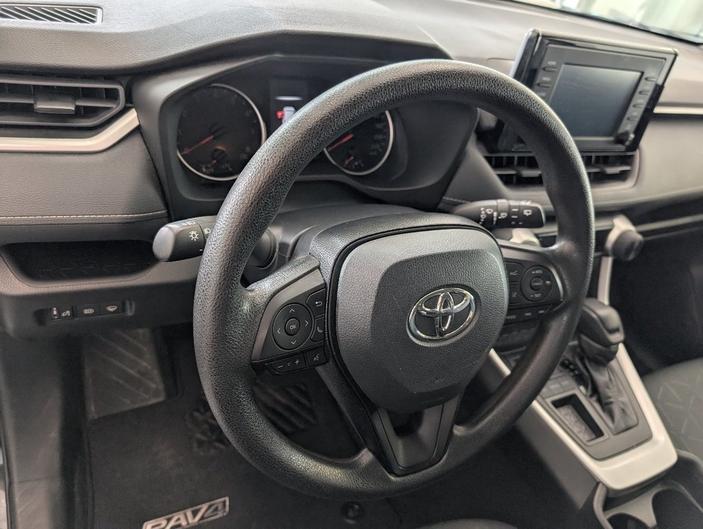 Toyota RAV4 LE, A/C, 2021 à Magog, Québec - 13 - w1024h768px