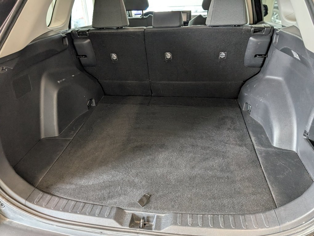 Toyota RAV4 LE, A/C, 2021 à Magog, Québec - 7 - w1024h768px