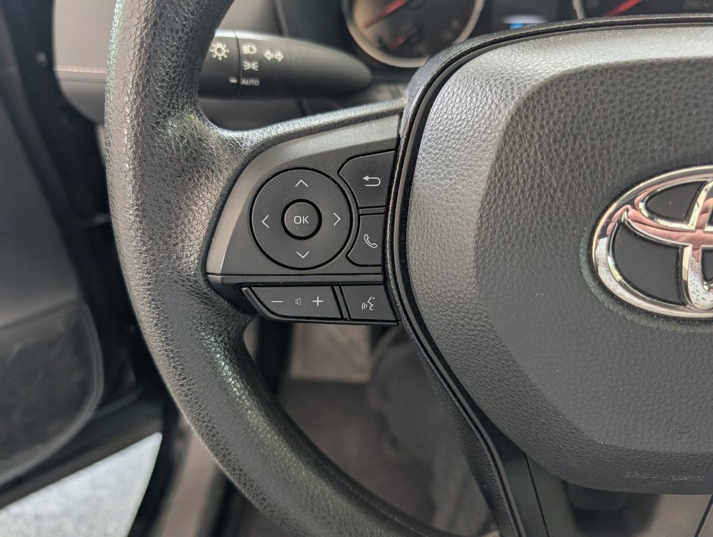 Toyota RAV4 LE, A/C, 2021 à Magog, Québec - 19 - w1024h768px