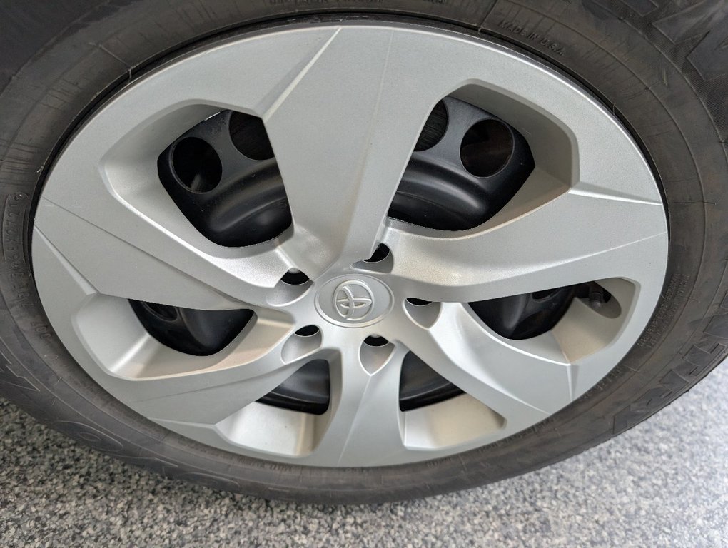 Toyota RAV4 LE, A/C, 2021 à Magog, Québec - 23 - w1024h768px