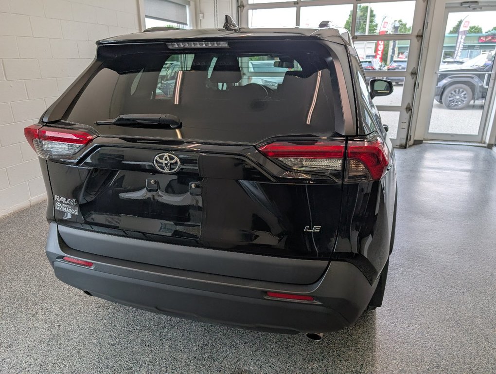 Toyota RAV4 LE, A/C, 2021 à Magog, Québec - 4 - w1024h768px