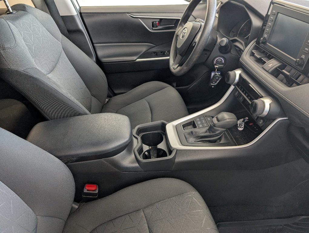 2021 Toyota RAV4 LE AWD in Magog, Quebec - 9 - w1024h768px
