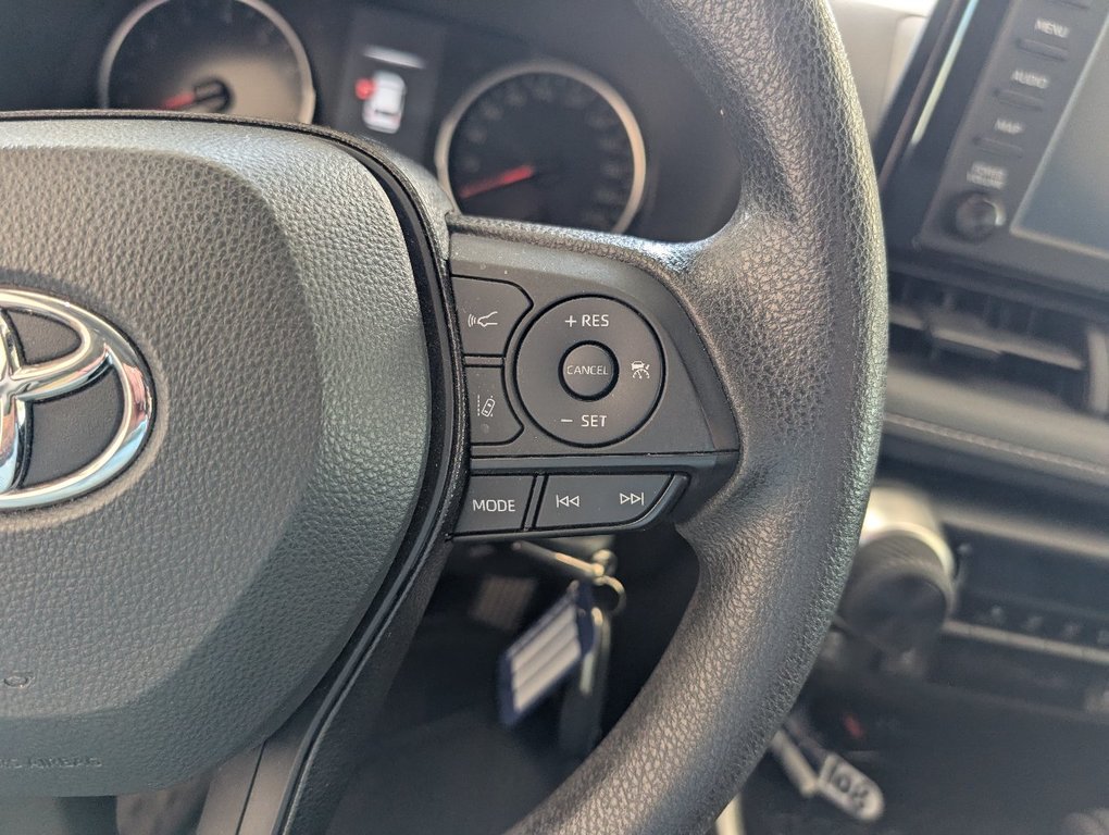 2021 Toyota RAV4 LE AWD in Magog, Quebec - 19 - w1024h768px