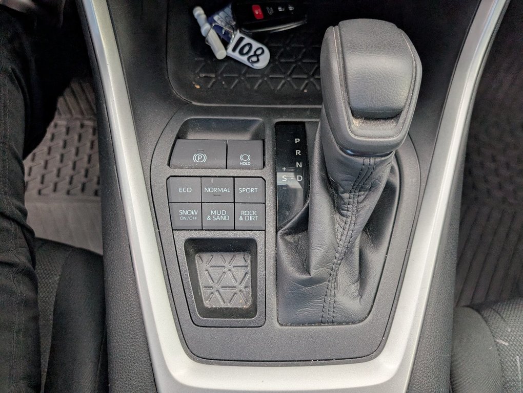 2021 Toyota RAV4 LE AWD in Magog, Quebec - 16 - w1024h768px