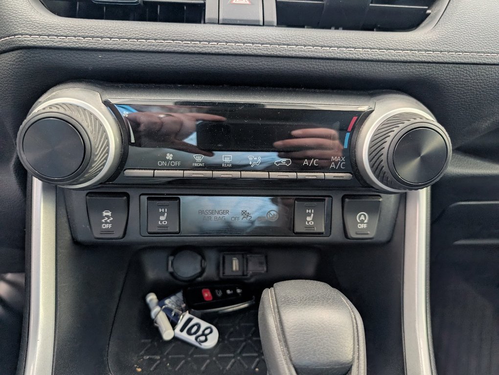 2021 Toyota RAV4 LE AWD in Magog, Quebec - 17 - w1024h768px