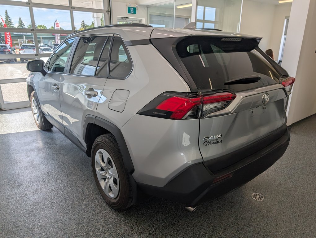 2021 Toyota RAV4 LE in Magog, Quebec - 5 - w1024h768px