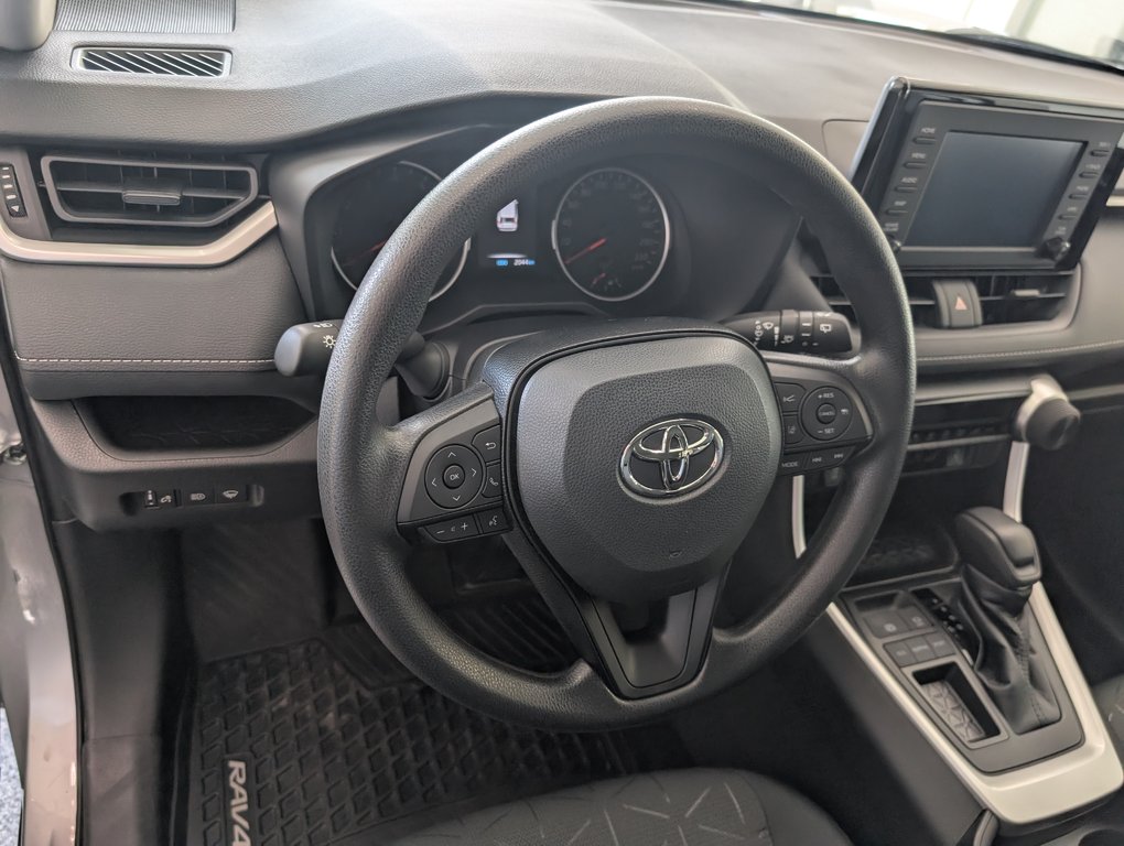 2021 Toyota RAV4 LE in Magog, Quebec - 13 - w1024h768px