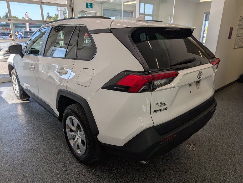 2021 Toyota RAV4 LE AWD in Magog, Quebec - 3 - w1024h768px