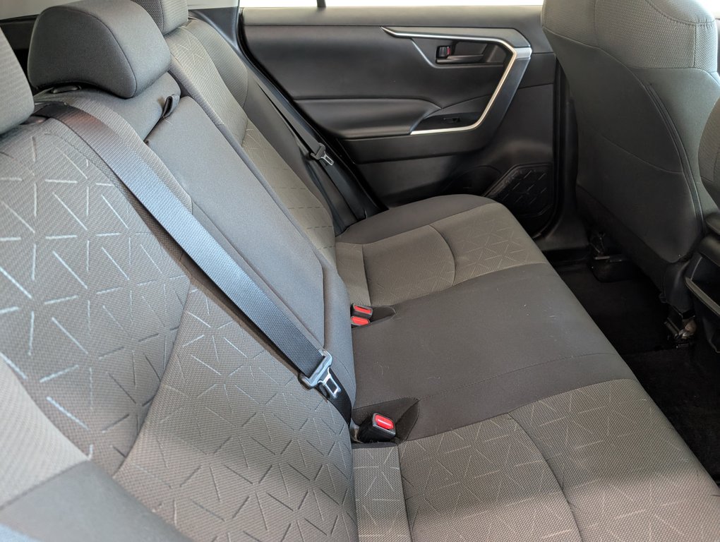 2021 Toyota RAV4 LE AWD in Magog, Quebec - 6 - w1024h768px