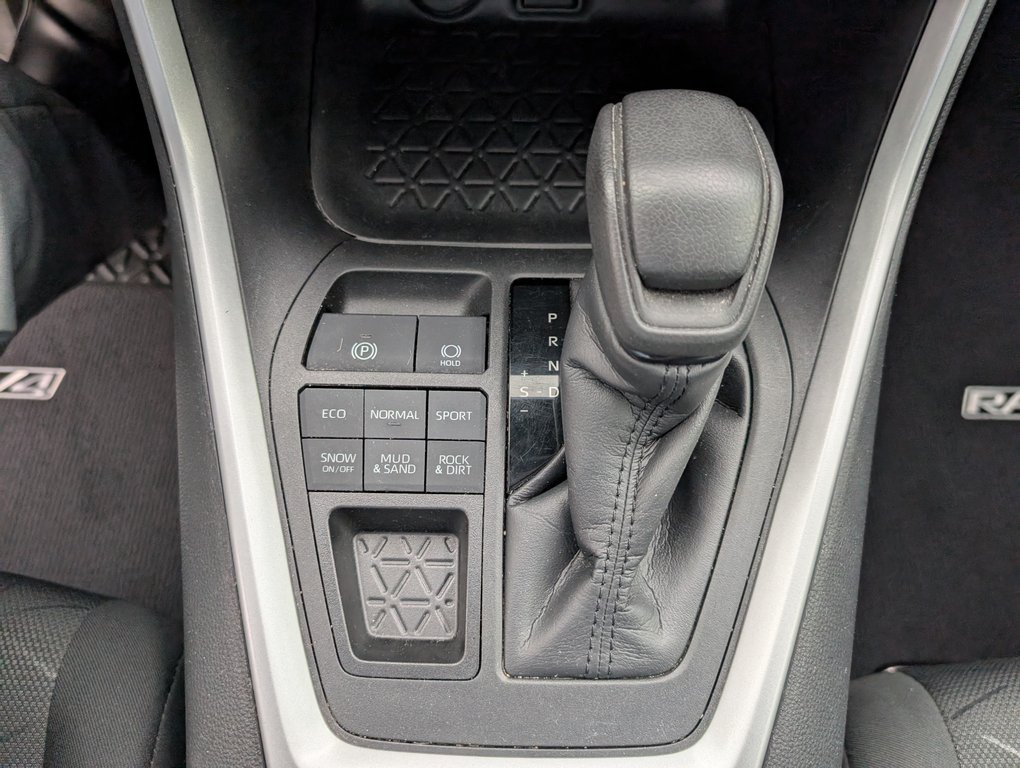 2021 Toyota RAV4 LE AWD in Magog, Quebec - 15 - w1024h768px