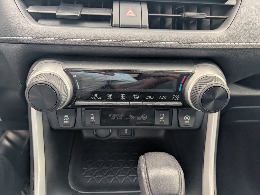 2021 Toyota RAV4 LE AWD in Magog, Quebec - 14 - w1024h768px