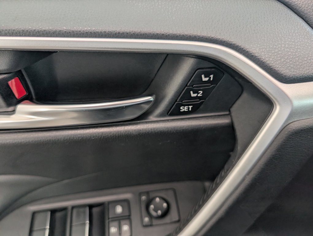 2021 Toyota RAV4 XLE Premium, AWD, in Magog, Quebec - 15 - w1024h768px