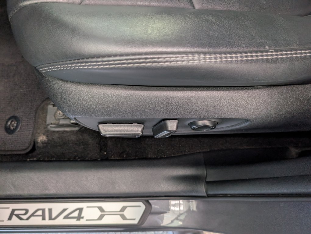 2021 Toyota RAV4 XLE Premium, AWD, in Magog, Quebec - 13 - w1024h768px