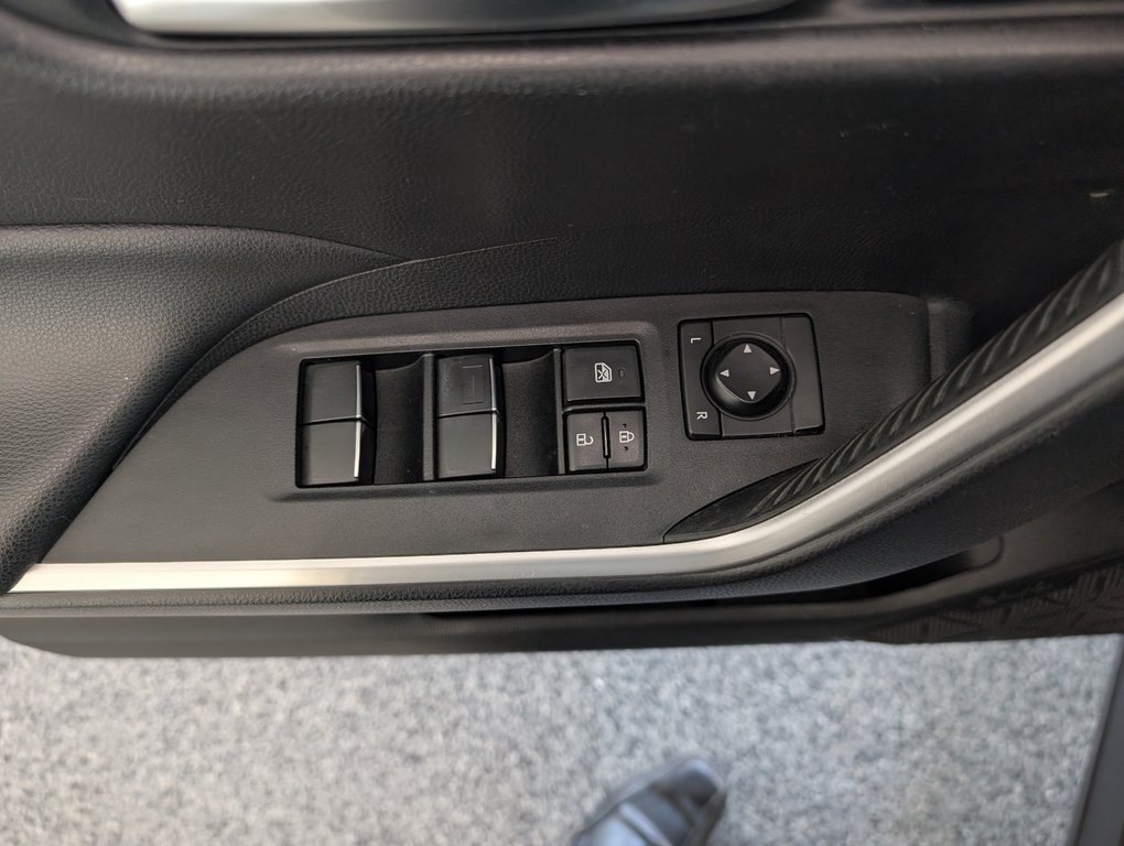 2021 Toyota RAV4 XLE Premium, AWD, in Magog, Quebec - 14 - w1024h768px