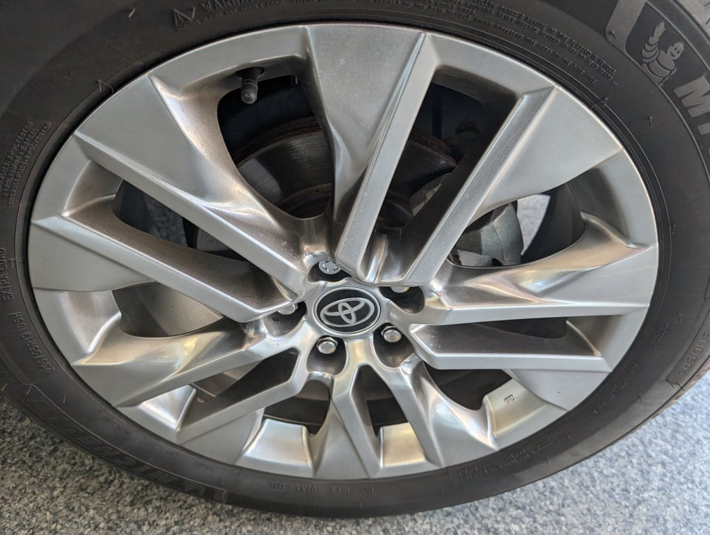 2021 Toyota RAV4 XLE Premium, AWD, in Magog, Quebec - 25 - w1024h768px