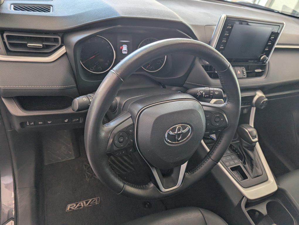 2021 Toyota RAV4 XLE Premium, AWD, in Magog, Quebec - 12 - w1024h768px