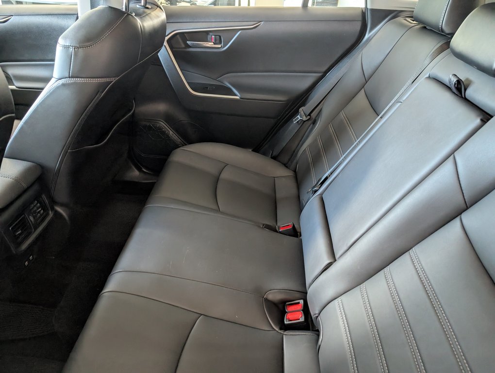 2021 Toyota RAV4 XLE Premium, AWD, in Magog, Quebec - 10 - w1024h768px
