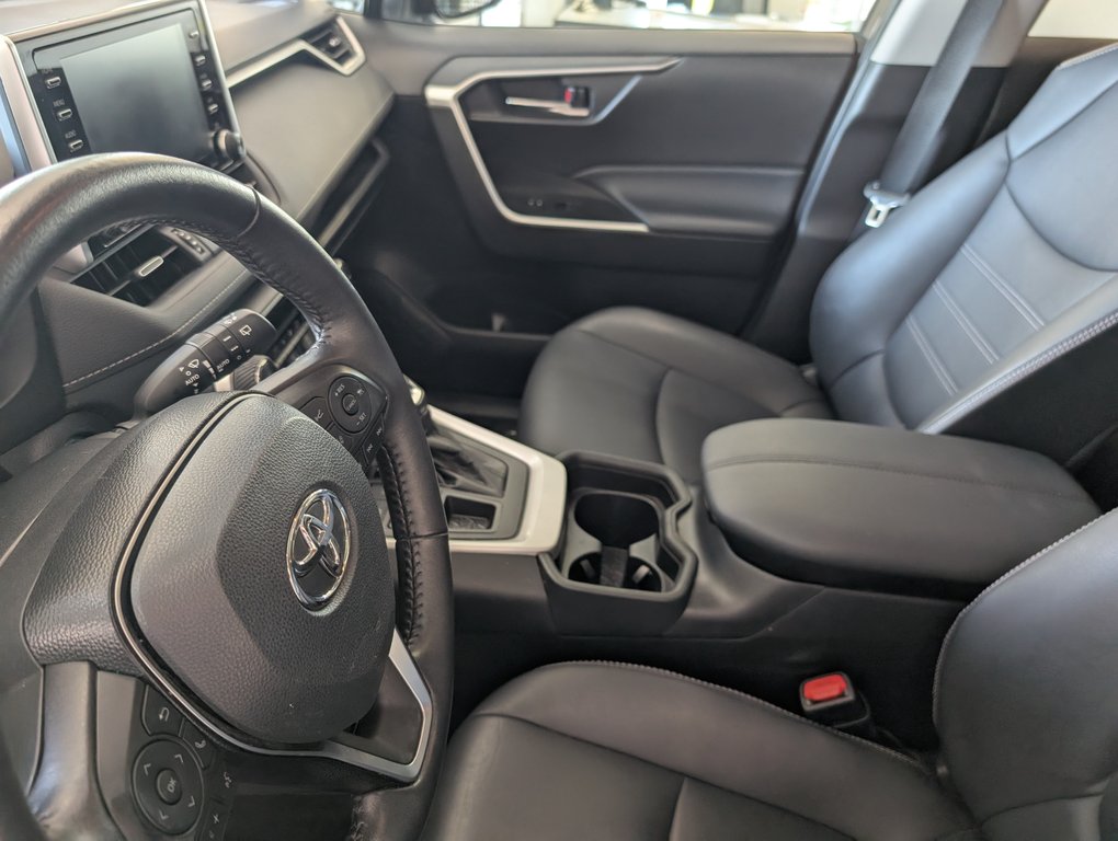 2021 Toyota RAV4 XLE Premium, AWD, in Magog, Quebec - 11 - w1024h768px