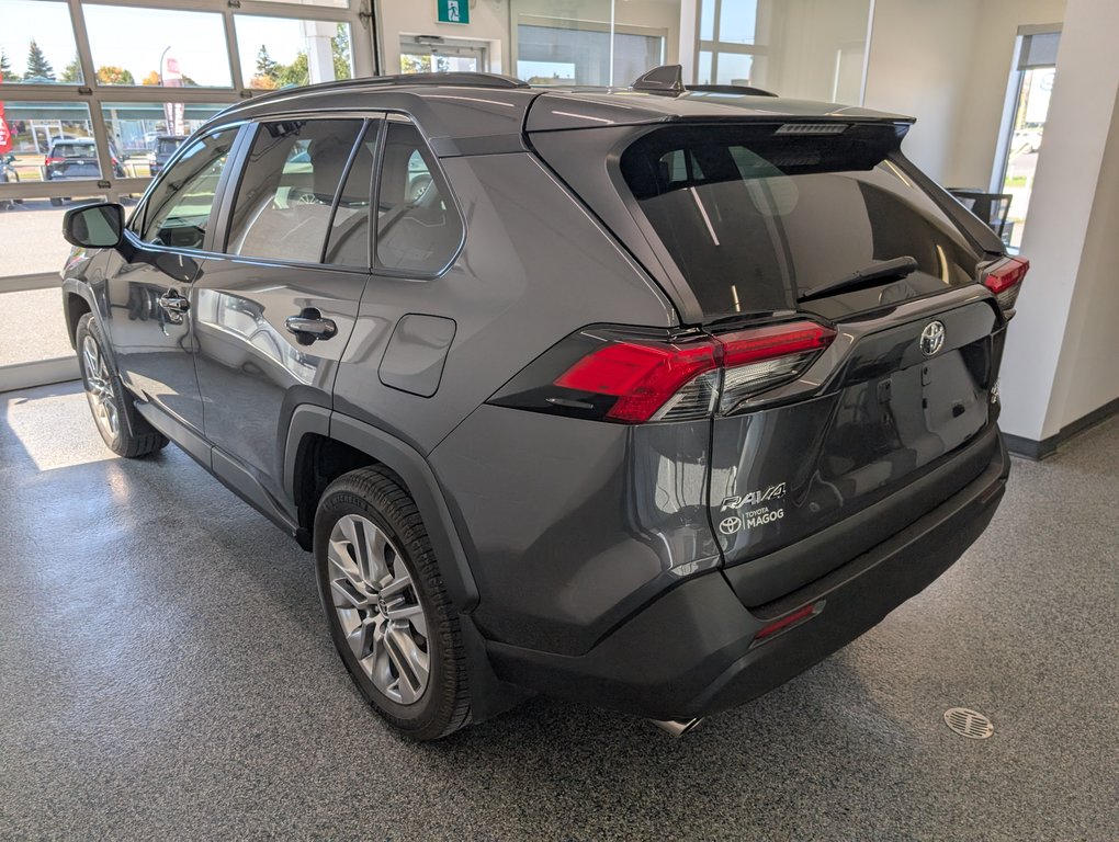 2021 Toyota RAV4 XLE Premium, AWD, in Magog, Quebec - 5 - w1024h768px