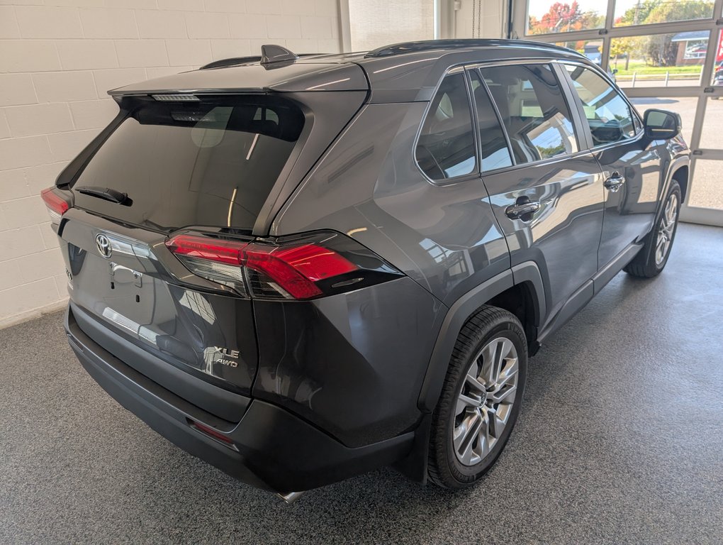 2021 Toyota RAV4 XLE Premium, AWD, in Magog, Quebec - 4 - w1024h768px