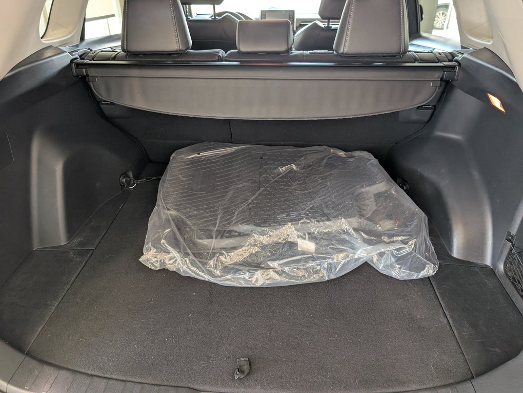 2021 Toyota RAV4 XLE Premium, AWD, in Magog, Quebec - 7 - w1024h768px